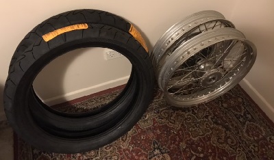 Period tires:  Dunlop TT100 vs Avon Roadrunner