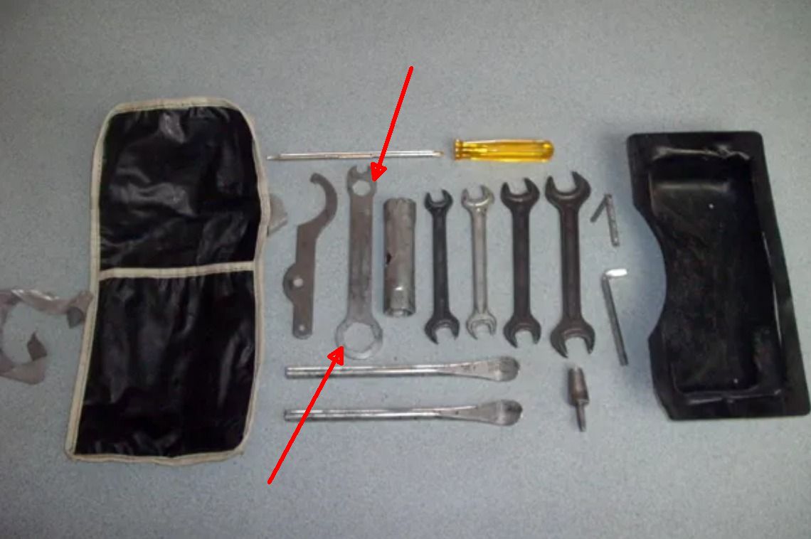 Correct tools in the 1974 Commando factory supplied tool kit