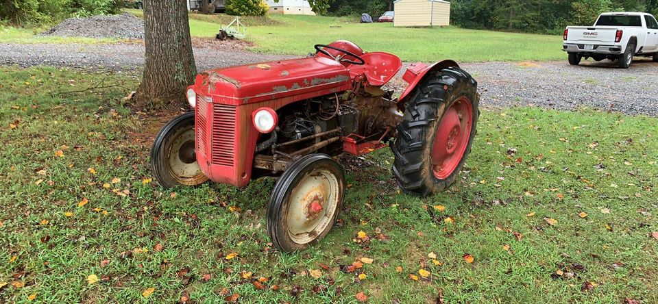 new to me vintage tractor