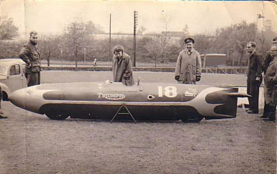 Road Racing a Norton Commando