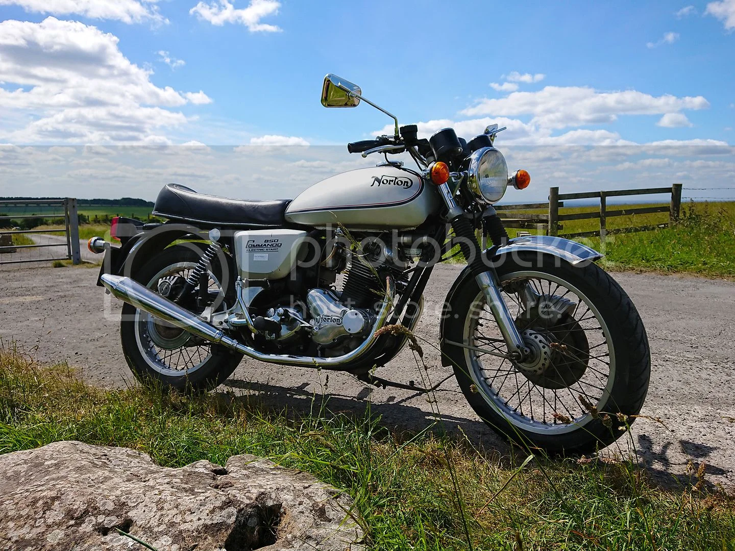 Pictures of your Norton Commandos