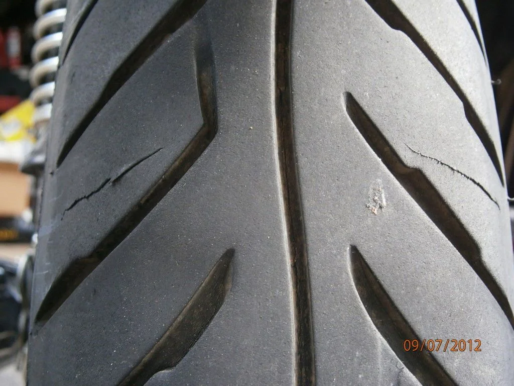 Keep an eye on the Avon RoadRiders tread seperation