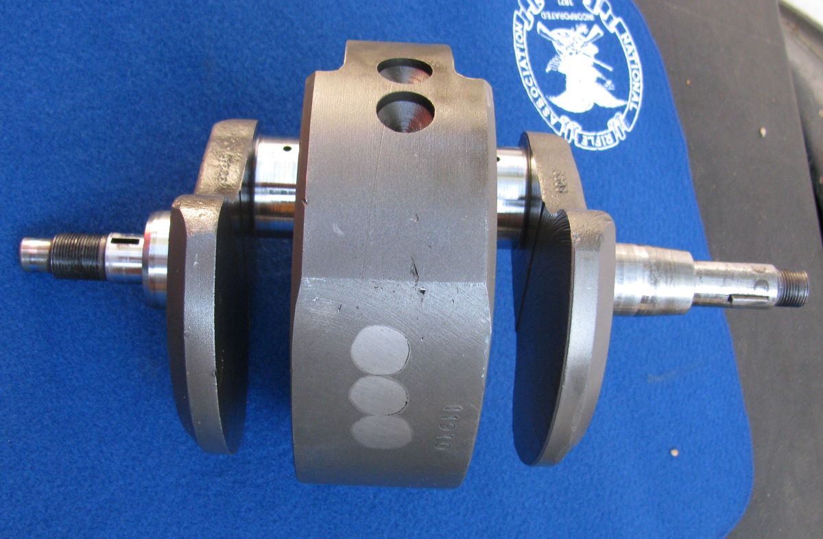 Crank pin oil holes