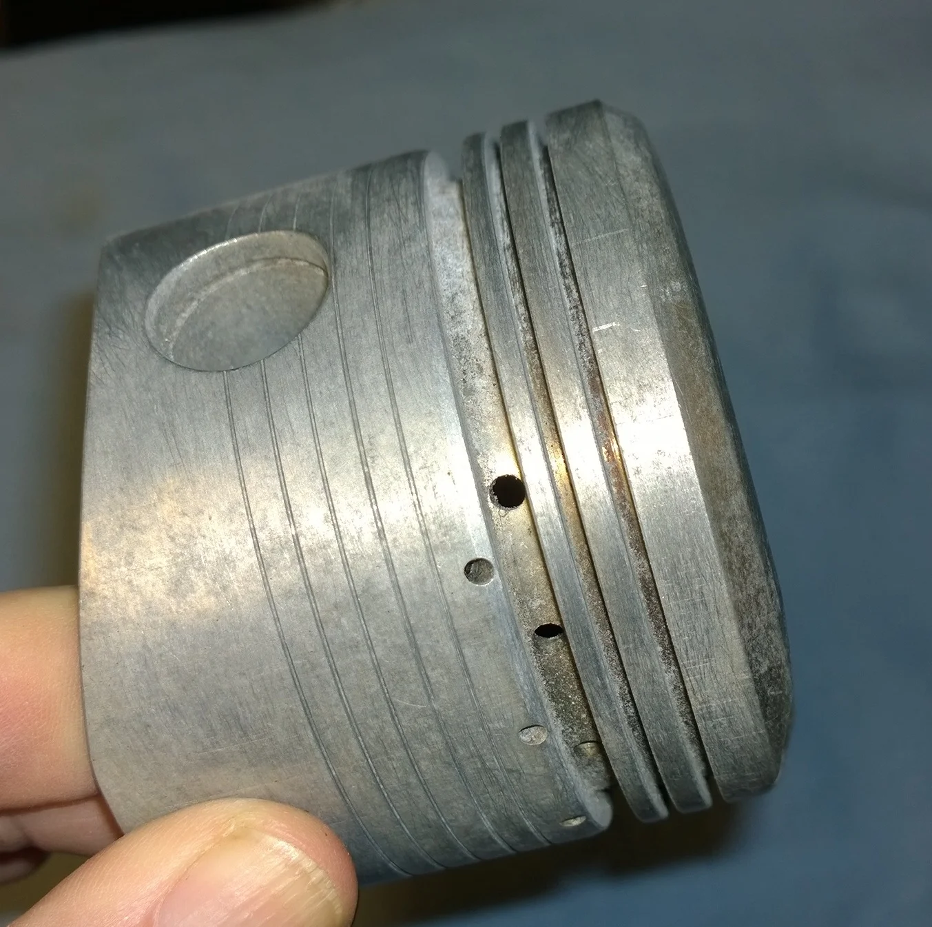 Factory short stroke R7 head and pop up pistons Access Norton