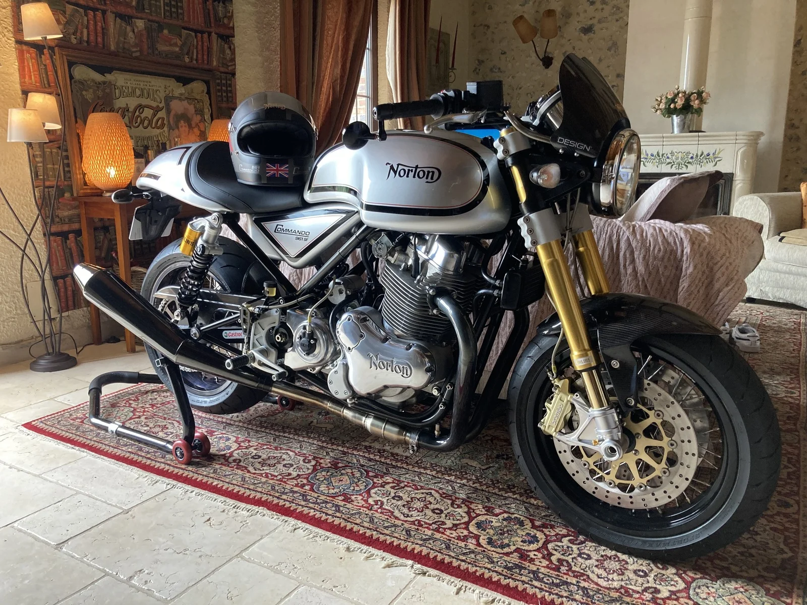 Pictures of your Norton 961