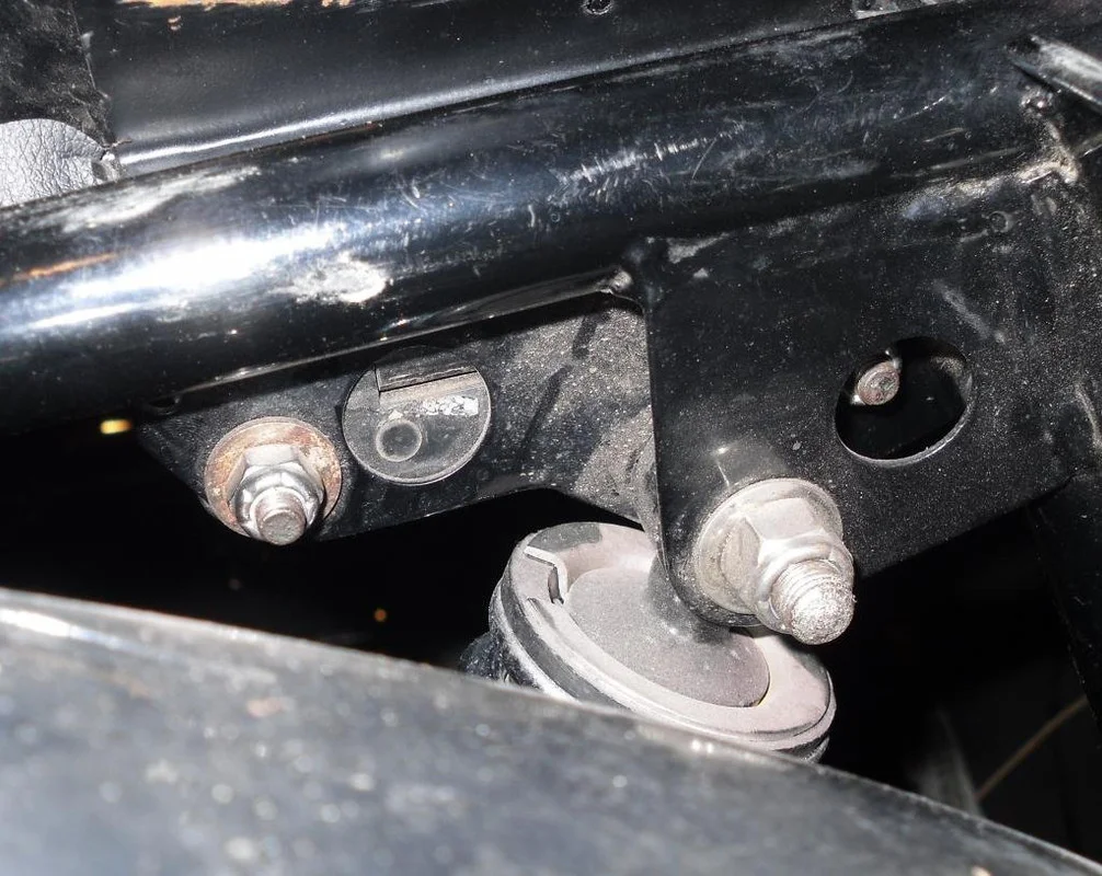 Mark III Seat attachment photos needed