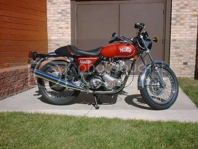 Pictures of your Norton Commandos