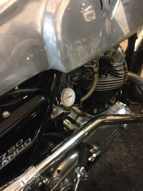 Oil pressure warning light + gauge intel