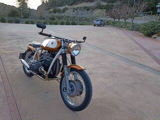 New member with Commando 850 MK3 from Spain