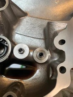 Oil valve solution to oil falling to crankcase Oil valve solution to oil falling to crankcase