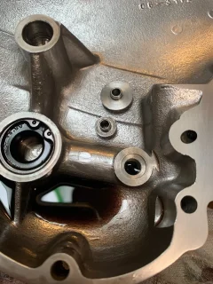 Oil valve solution to oil falling to crankcase Oil valve solution to oil falling to crankcase