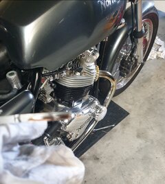 Oil valve solution to oil falling to crankcase