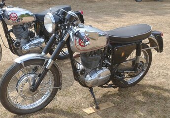 Suzuki GT550 kicker as a substitute for the no longer available RGM made T-160 style.