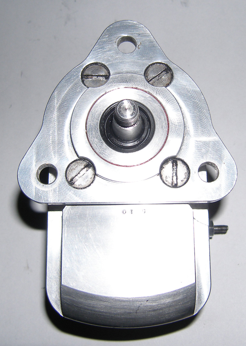 Oil seals for Joe Hunt magneto behind cylinders